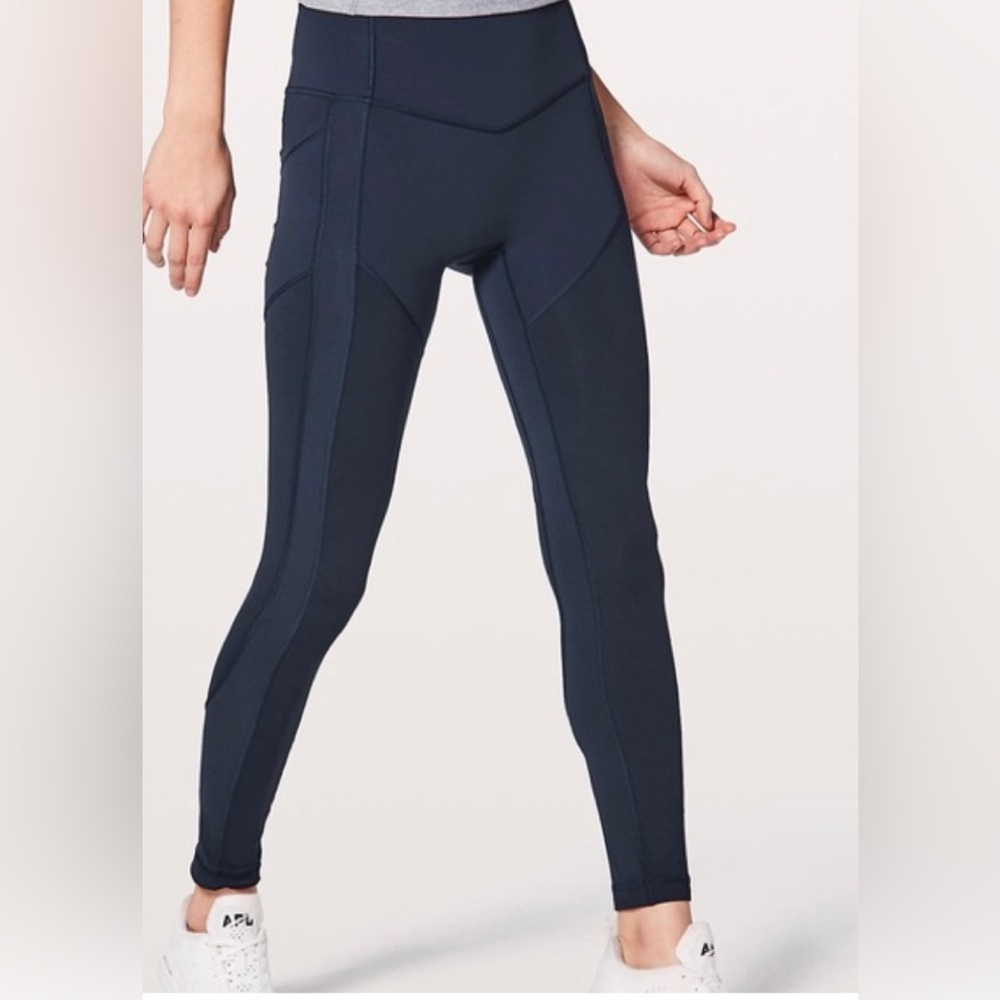 Lululemon all the right places Sz 8 excellent